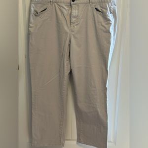 Men’s khaki pants 40x30.  Jonnie O.